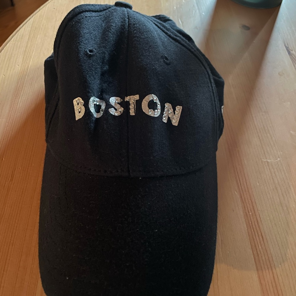 Black Boston Red Sox hat. Like new.
